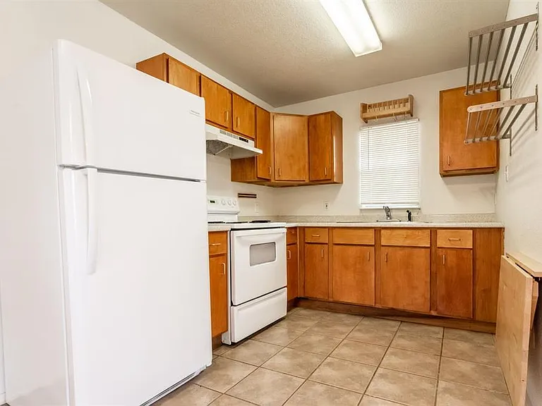 4704 Evans Ave #B — Photo 4