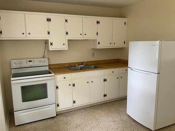 2nd image of 103 Meadow Ct