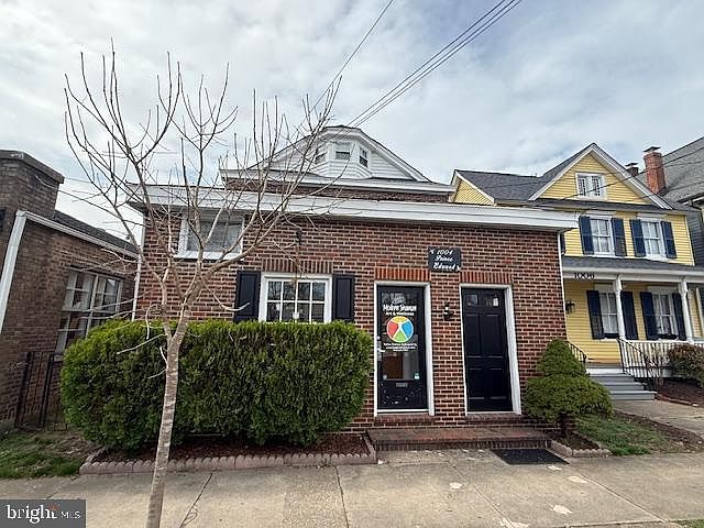 1st image of 1004 Prince Edward St