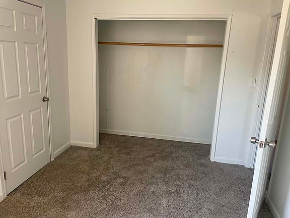 4th image of 2527 Pacific Ave