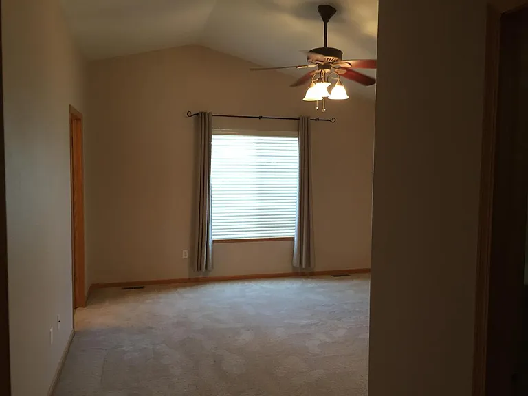 532 Dunraven Dr — Photo 10