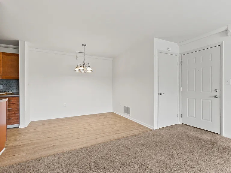 California Apartments — Photo 49