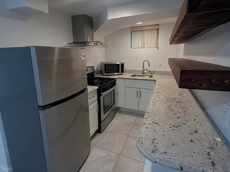 47 Lasalle Dr #1 — Photo 5