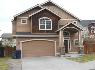 1056 NE Parkview Ct, Bend, OR 97701