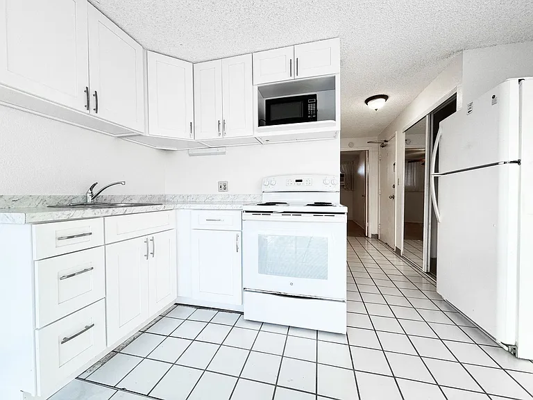 2211 Ala Wai Blvd #1514 — Photo 3