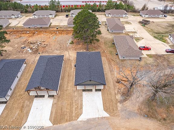 4th image of 209 Kidd Ln