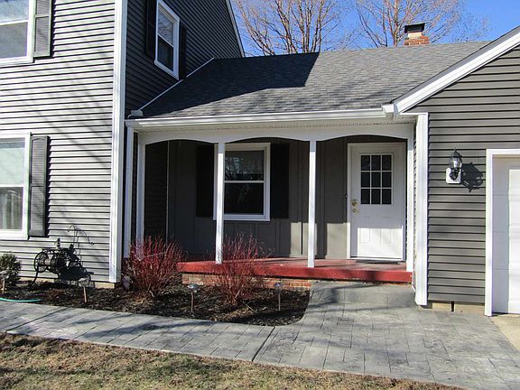2nd image of 20 Vermont Ct