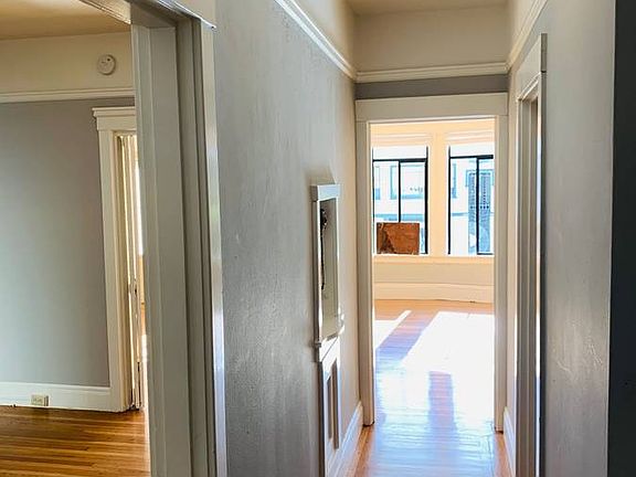 4th image of 1464 Francisco St #1
