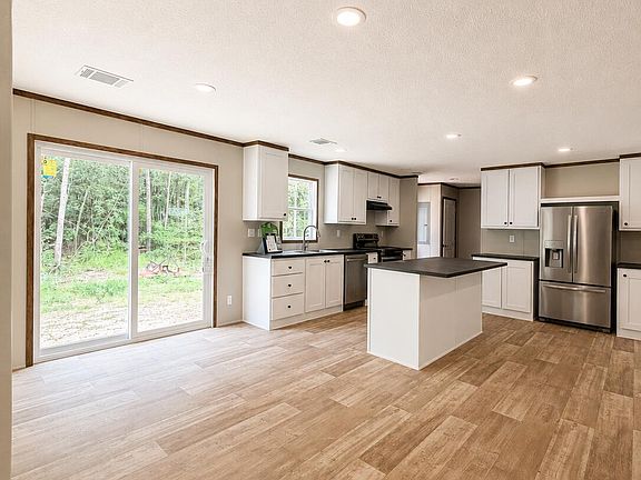 5th image of 709 Auction Rd