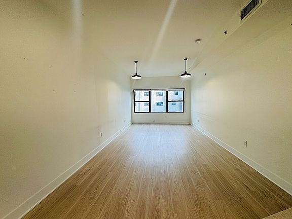4th image of 280-82 Fairmount Ave #506