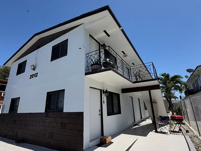 2012 NW Flagler Ter #3 — Photo 20