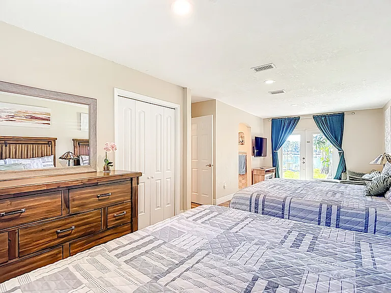 17208 Orangewood Dr — Photo 30