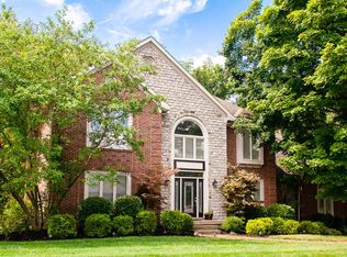 8814 Linn Station Rd, Hurstbourne, KY 40222