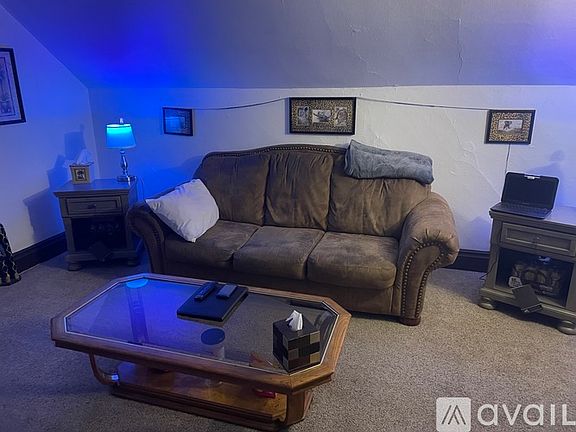 5th image of 818 S 1st Ave #A