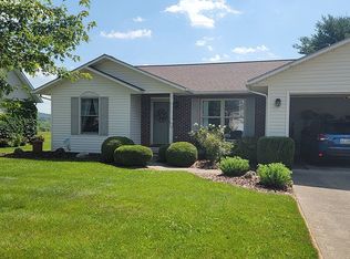 1028 Gertrude Ave, Logan, OH 43138