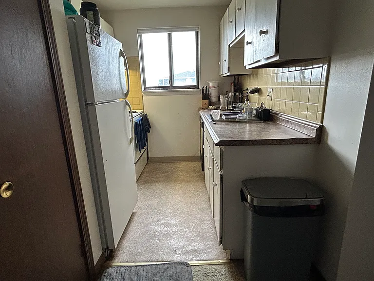 460 Emerson Dr #3 — Photo 11