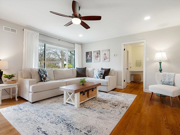 4th image of 49 Bendel Cir W