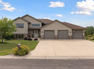 206 20th St W, Glencoe, MN 55336
