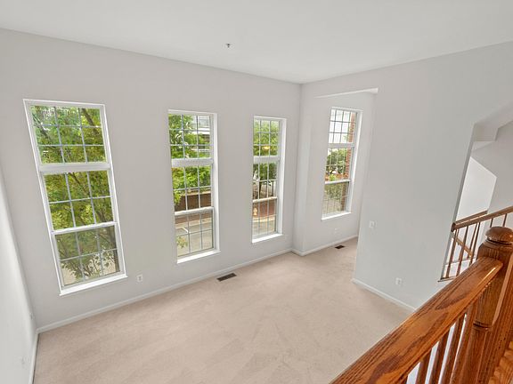5th image of 5111 Donovan Dr
