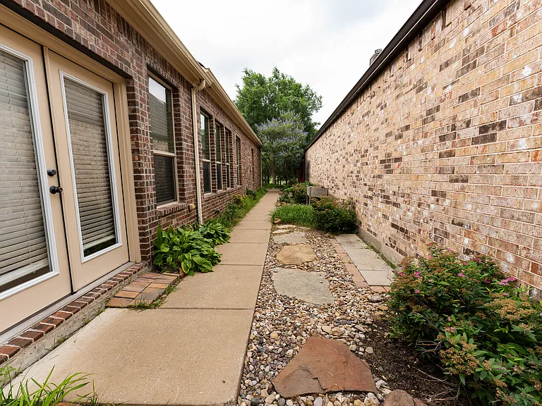 9404 National Pines Dr — Photo 17