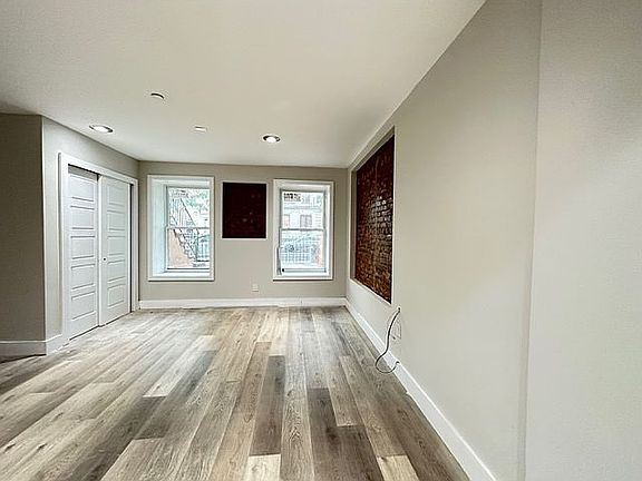 3rd image of 474 Van Buren St #1