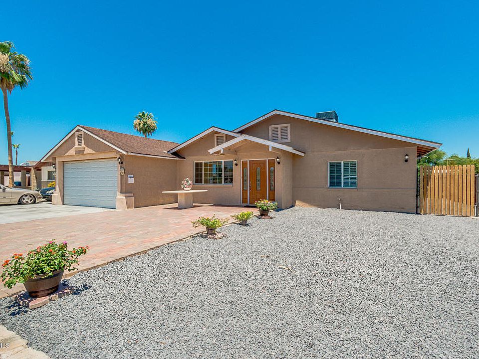 1st image of 3124 E Larkspur Dr