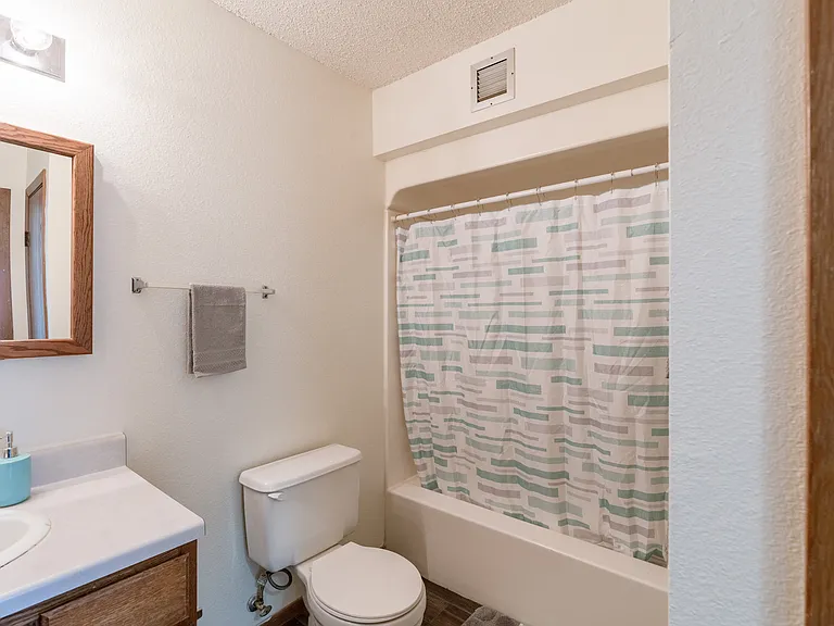 Grand Forks, ND Chandler 1866 Apartments | Bathroom