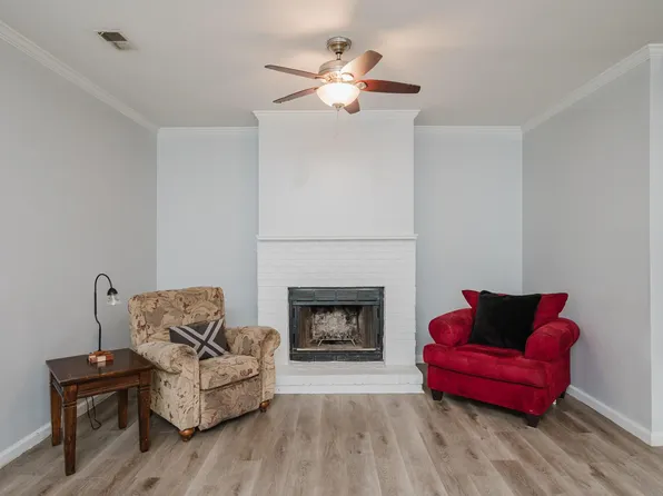 218 Carl Nichols Dr, Pelham, AL 35124