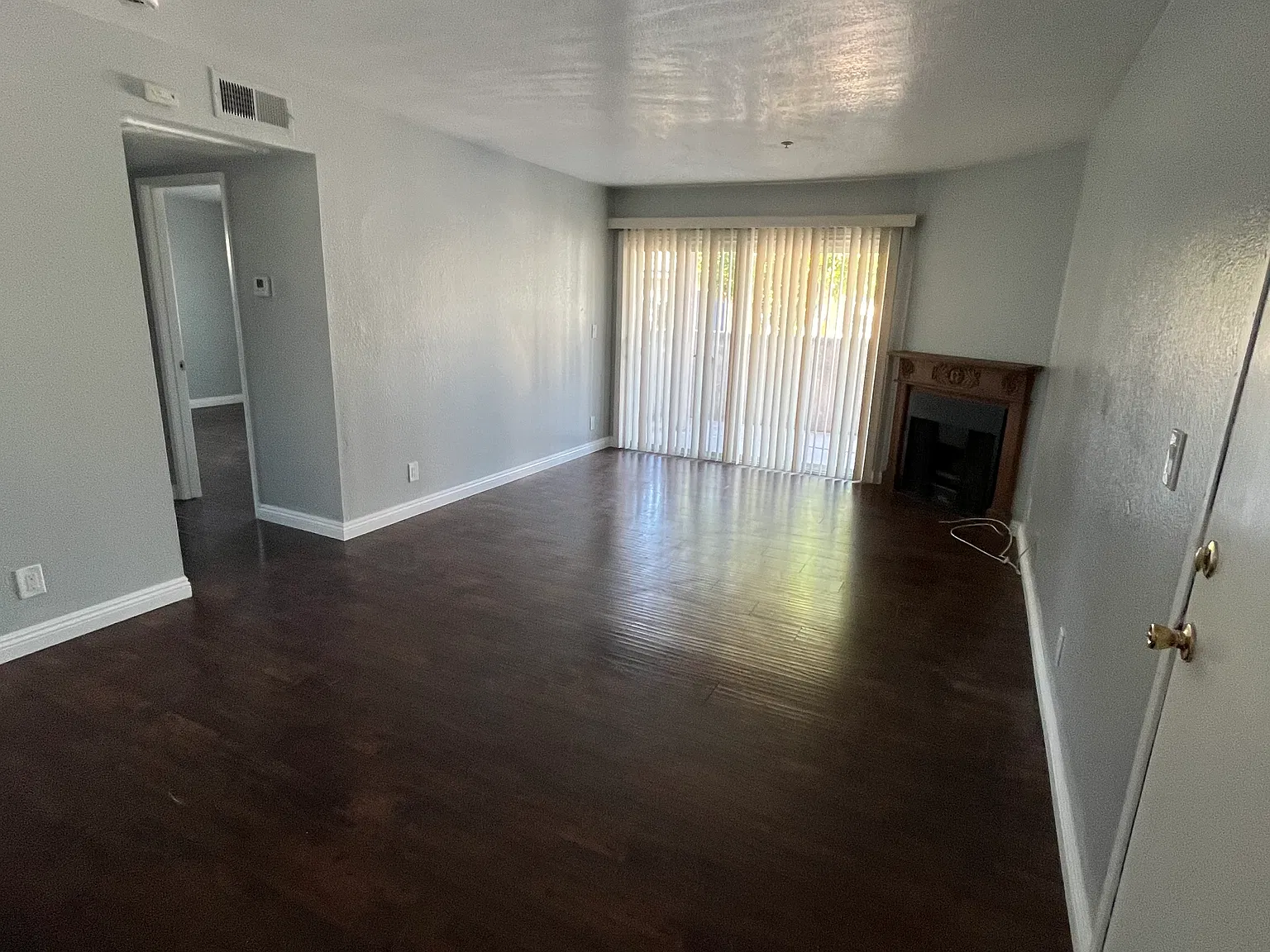 2 bed, 900 sqft, $2,495 — Photo 3