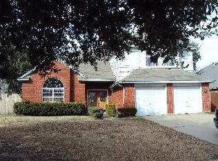 316 Clayton St, Grand Prairie, TX 75052