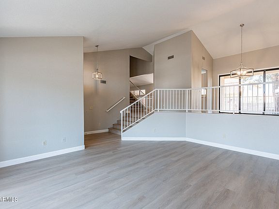 2nd image of 514 W SIERRA MADRE Avenue