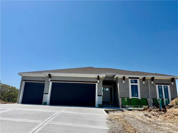 13895 NW 70th St, Parkville, MO 64152