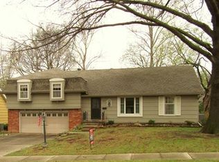 6608 W 101st St, Overland Park, KS 66212