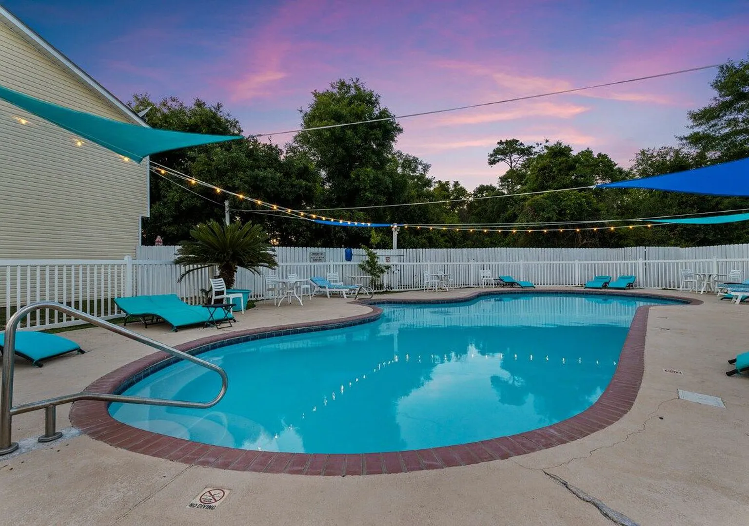 Walk to Beach & Pool Townhome — Photo 3