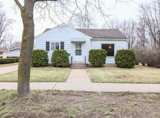 1516 Frontenac Ave, Stevens Point, WI 54481