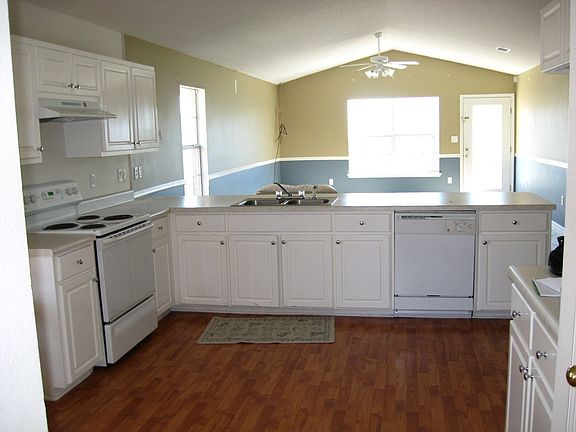 3rd image of 3044 Illinois Pl