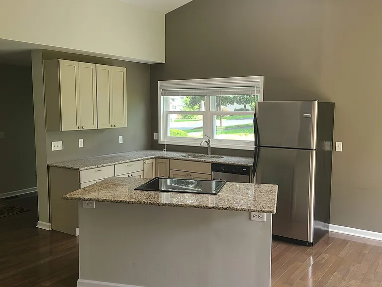 3716 Woodbridge Ln — Photo 2