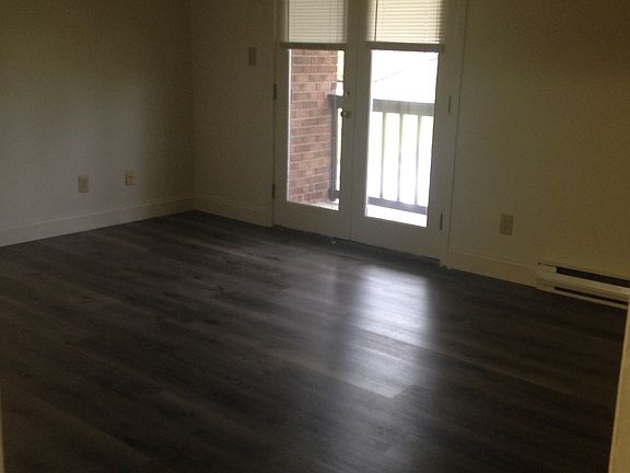 3rd image of 14745 Sherwood Dr #5