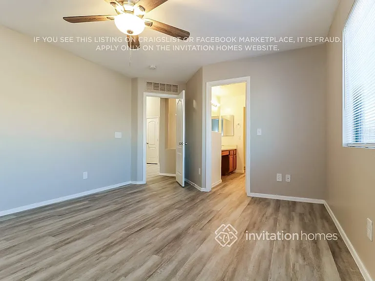 5448 S 237th Ln — Photo 11