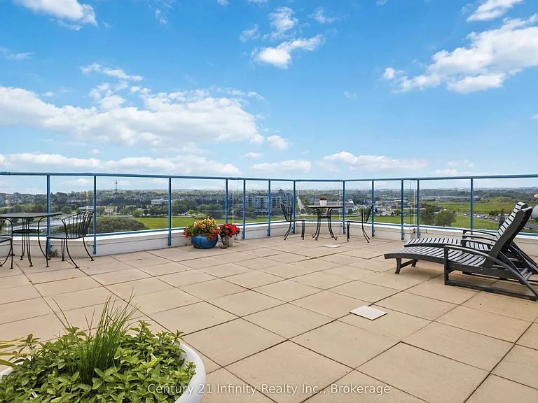340 Watson St W #510 — Photo 38