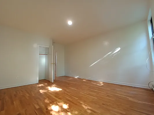 Rented by City Vista Inc | media 19