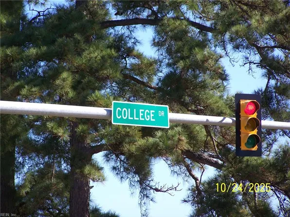 4 N College Dr, Franklin, VA 23851