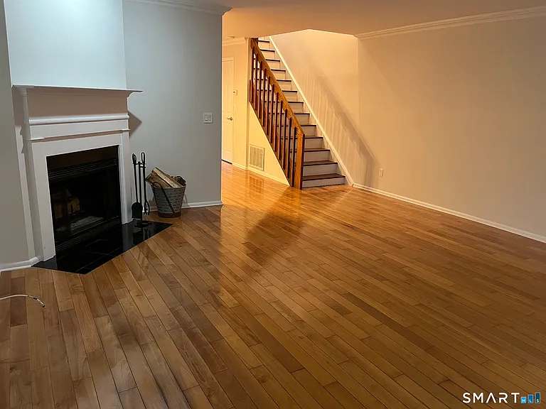 2289 Bedford St #D13 — Photo 15