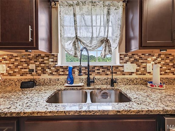 5th image of 131 Creek View Dr