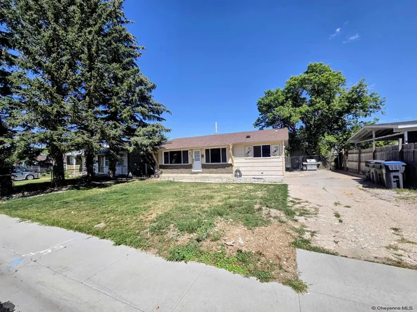 217 Desmet Dr, Cheyenne, WY 82007