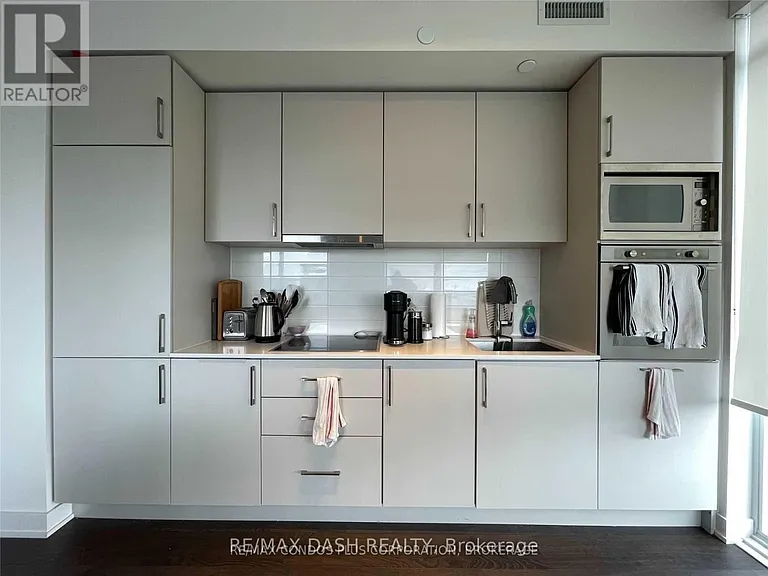 27 Bathurst St #902W — Photo 13