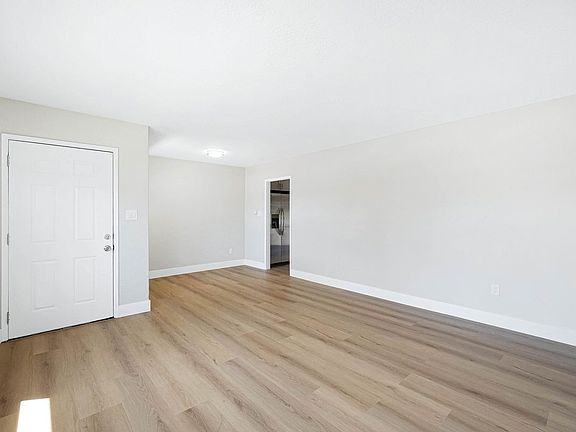 4th image of 31857 Valley Forge St