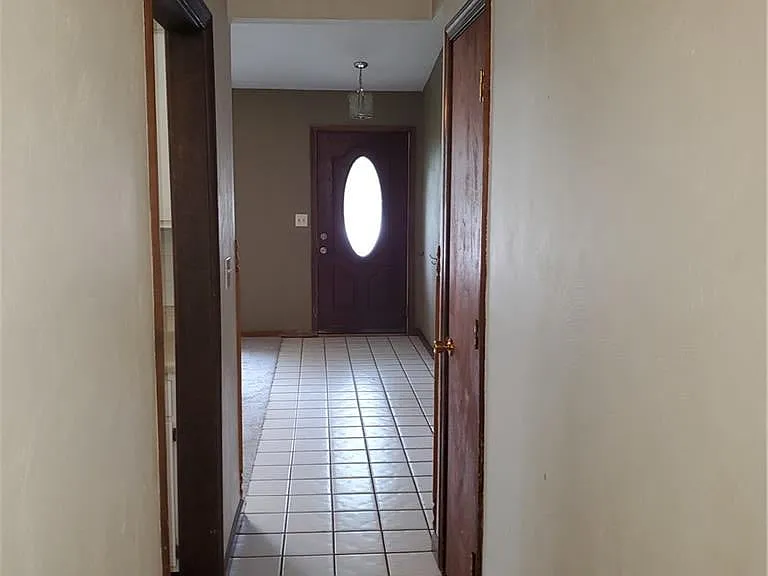 953 Dallas Ct — Photo 6