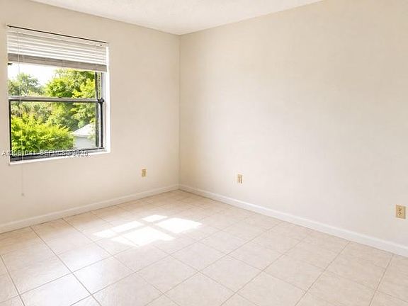 4th image of 9678 Fontainebleau Blvd APT 311