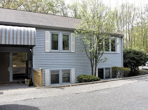 18 Maria Ave APT A, Southbridge, MA 01550
